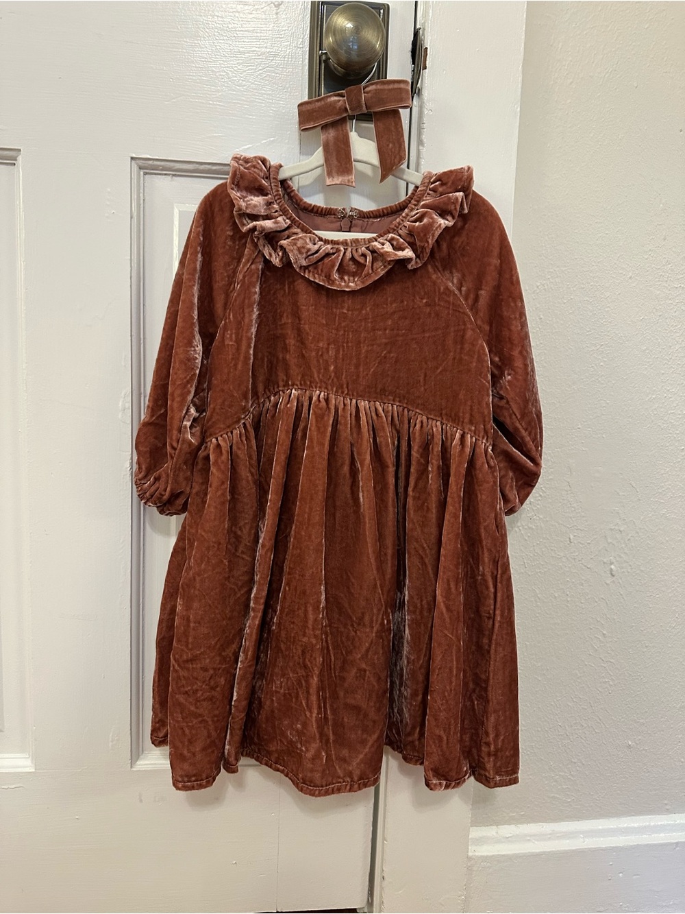 Noralee Size 4 Velvet Ruffle Collar Girls Dress & Matching Bow